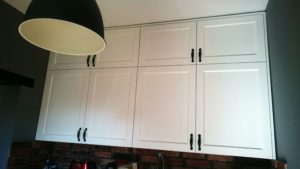 Białe matowe fronty