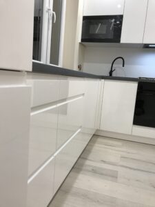 biały połysk na wymiar kuchnia 
