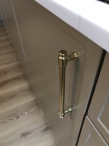 złoty uchwyt kuchenny