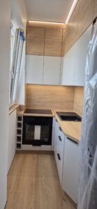 kuchnia kaszmir blat drewno blum czarny uchwyt na wymiar