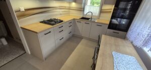 kuchnia kaszmir blat drewno blum czarny uchwyt na wymiar